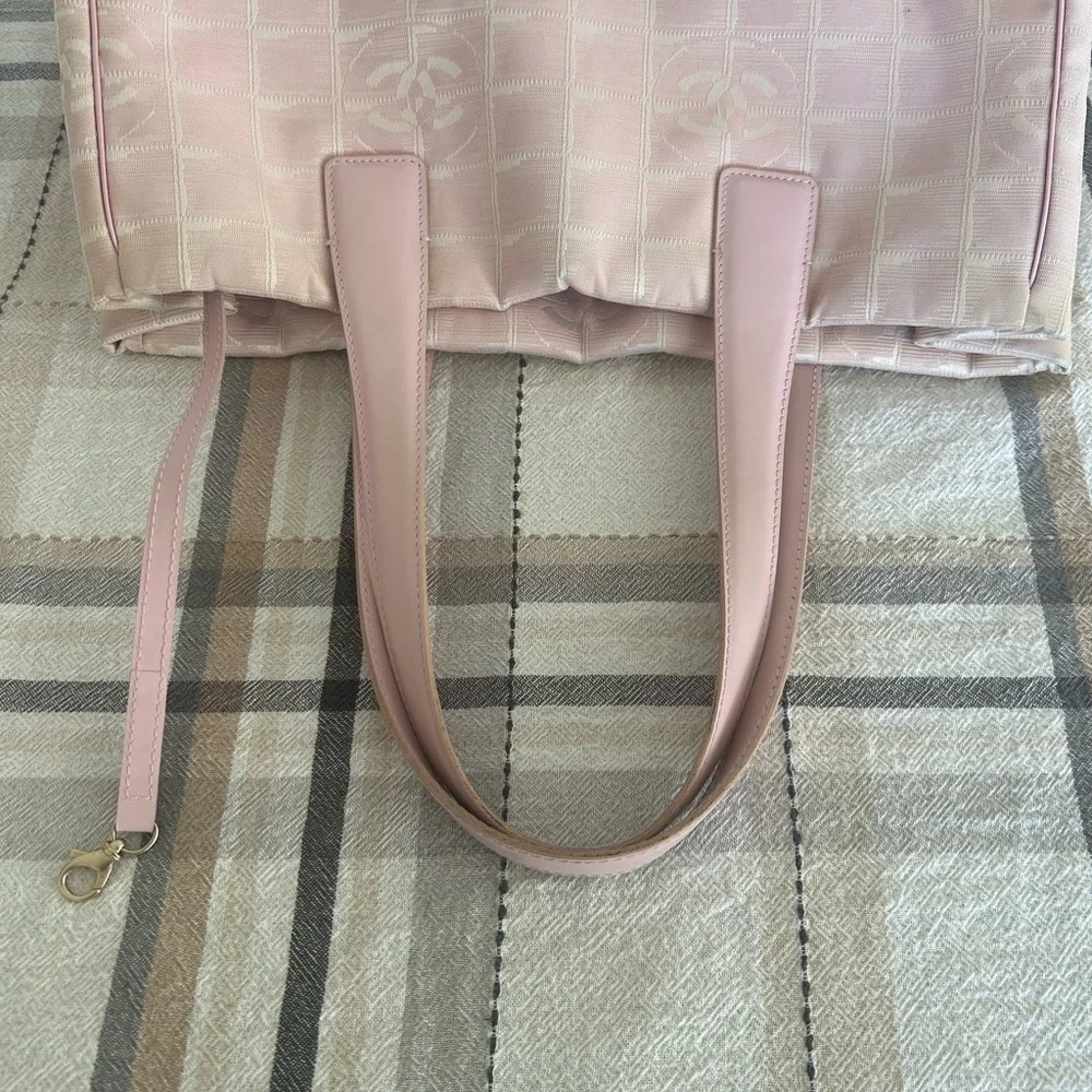 Chanel Light Pink Tote Bag- CC Logo - Picture 16 of 16